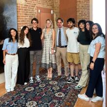 Una rappresentanza di studenti assieme al rettore Rizzi