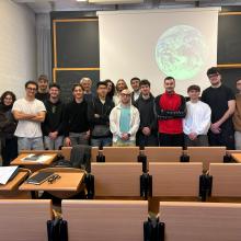 Foto di gruppo con alcuni studenti e studentesse di GASS